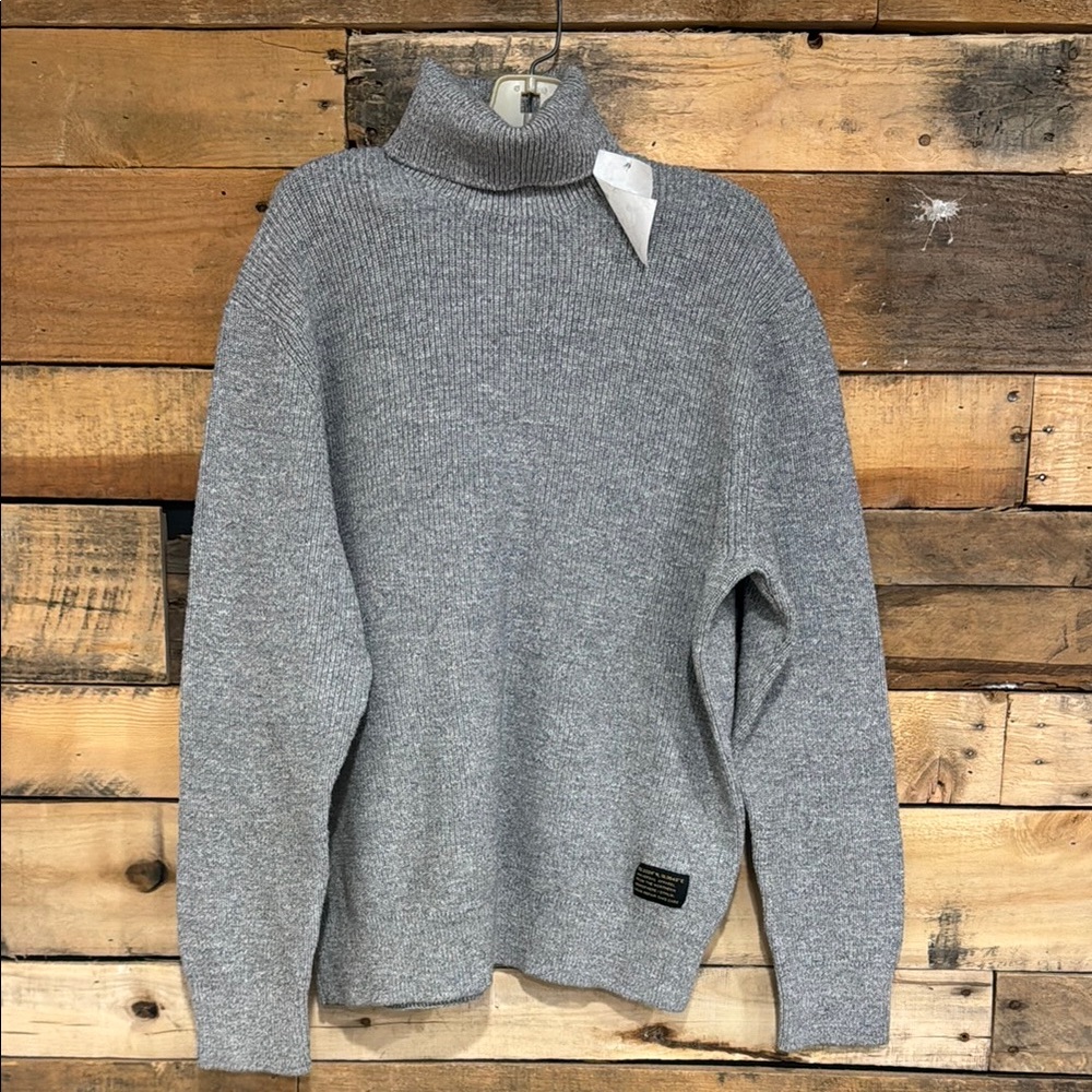 H&M Gray Turtleneck Sweater with Ribbed Cuffs and Loose Fit